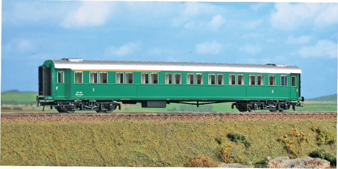Passenger car 1st/2nd class type 1937<br /><a href='images/pictures/ACME/50298_900.jpg' target='_blank'>Full size image</a>